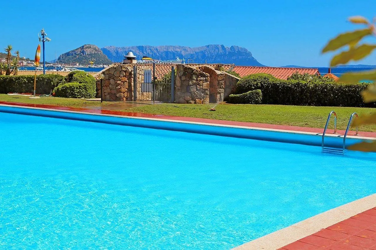Hotel Castello Golfo Aranci 3*,
